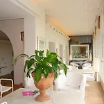 De La Calanque Hotel