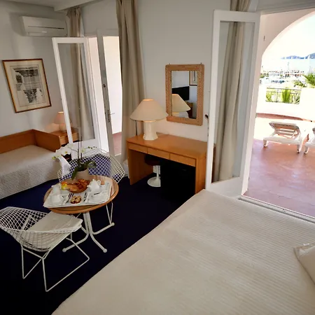 Hotel De La Calanque Le Lavandou
