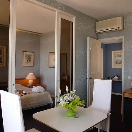 Hotel De La Calanque 3*