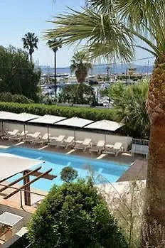 Hotel De La Calanque Le Lavandou