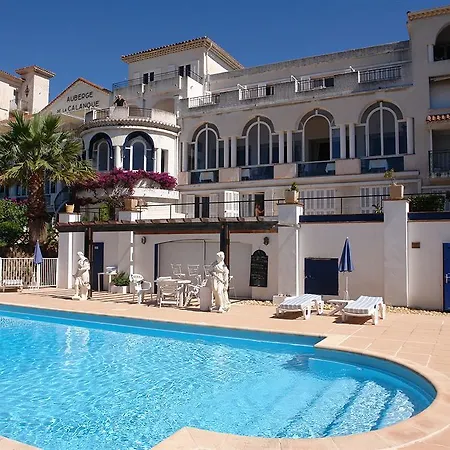 Hotel De La Calanque 3*