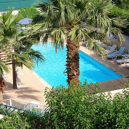 Hotel De La Calanque Le Lavandou